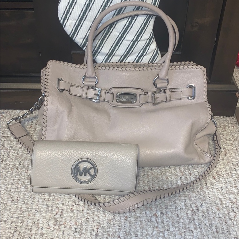 Michael Kors purse& matching wallet